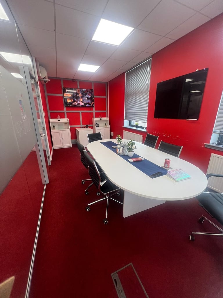 Glasgow All Inclusive Desk Rental  - 295/mth