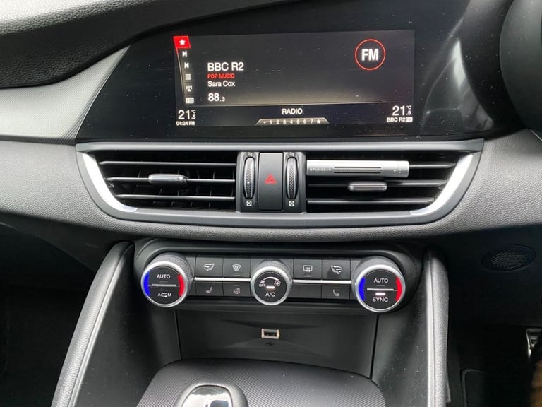 2019 19 ALFA ROMEO GIULIA 2.0T VELOCE SALOON 4DR PETROL AUTO EURO 6 (S/S) (280 P
