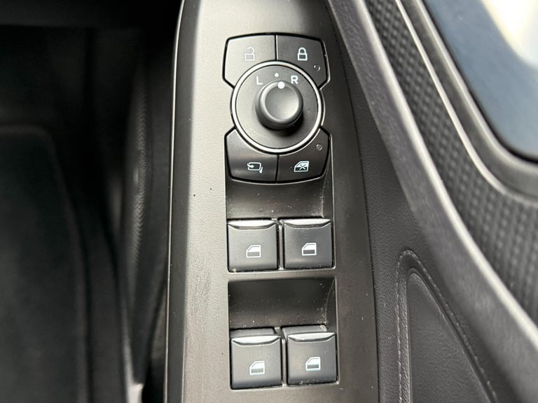 2023 Ford Focus Focus ST-Line 5 door 1.0L EcoBoost 125PS FWD 6 Speed Manual HATCHBACK Petrol Manual