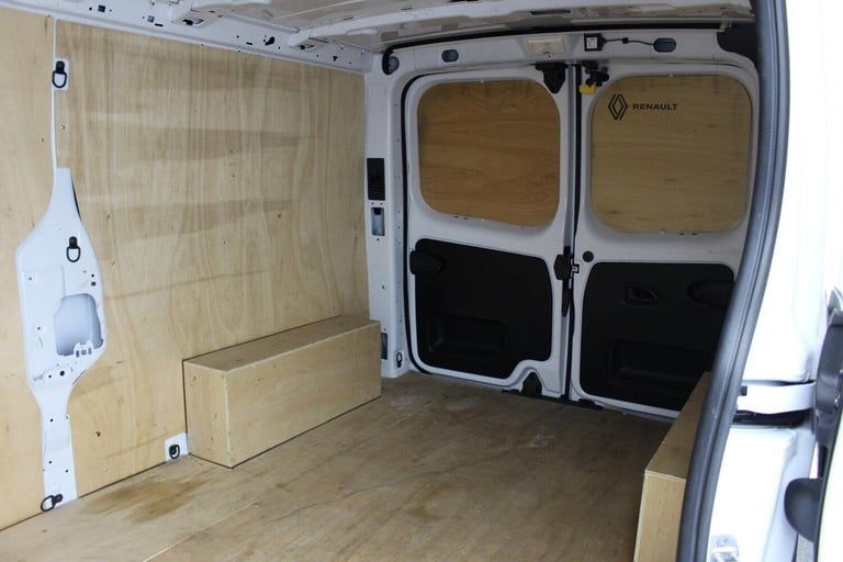 2024 Renault Trafic 2.0Dci Advance LL30 Blue Van Diesel Manual