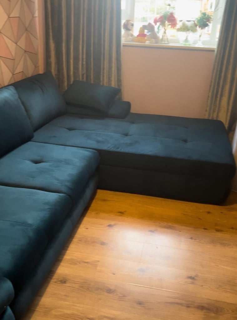 Beautiful sofa! L shape/ very comfortable was brought for over £1000 8 months ago!