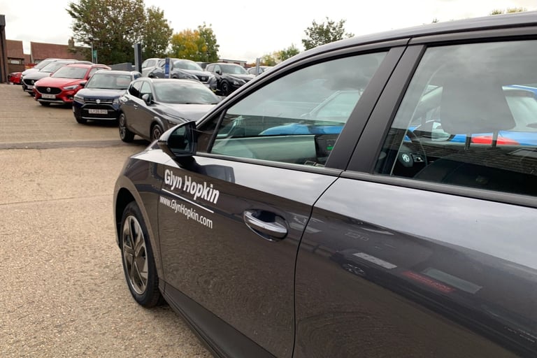 2025 MG MG4 125kW SE [Nav] EV 49kWh 5dr Auto Hatchback Electric Automatic