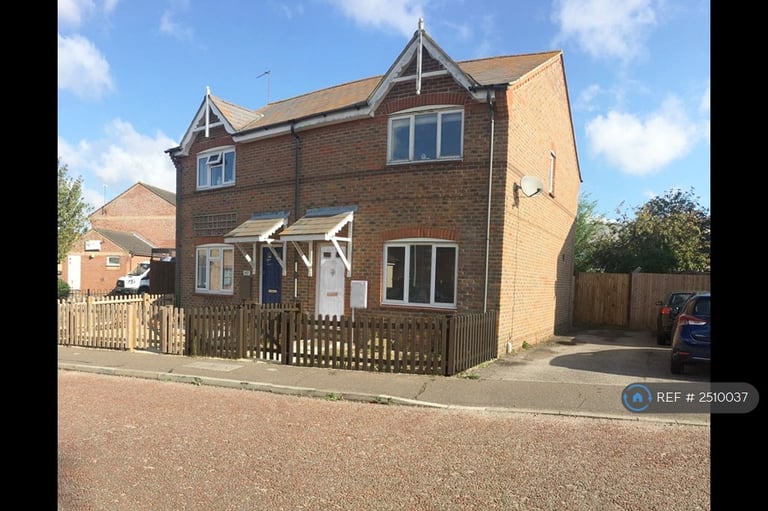 3 bedroom house in Hallcroft Chase, Highwoods, Colchester, CO4 (3 bed) (#2510037)