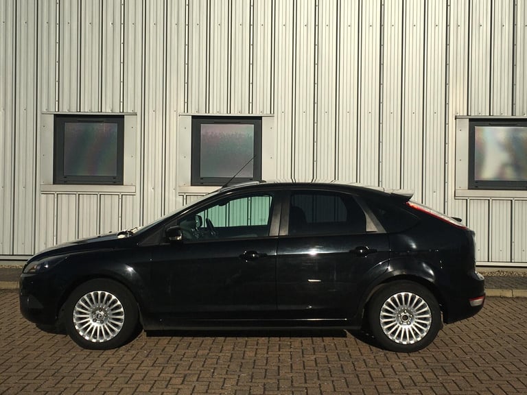 2010 Ford Focus 1.6 Titanium 5dr HATCHBACK Petrol Automatic