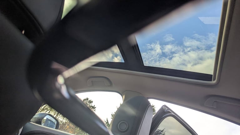 2019 Honda HR-V 1.5 i-VTEC Automatic – Panoramic Roof, MOT till March 2026, leather seats