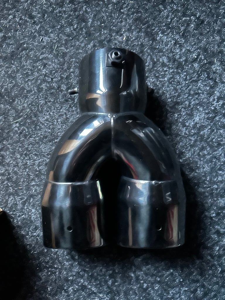 Exhaust trim
