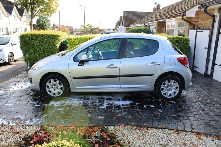 Peugeot, 207, Hatchback, 2009, Manual, 1360 (cc), 5 doors