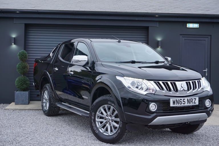 image for 2015 Mitsubishi L200 Double Cab DI-D 178 Warrior 4WD *OUTSTANDING CONDITION FSH* PICK UP Diesel M...