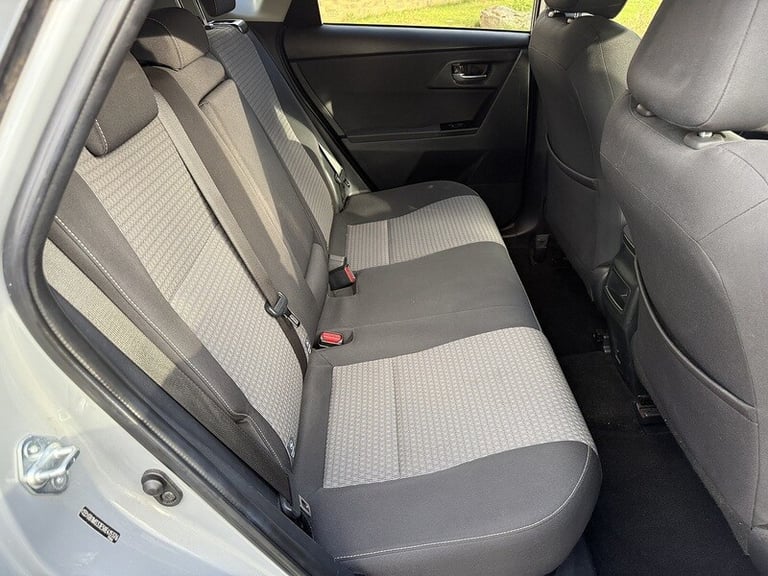 2018 Toyota Auris 1.8 Hybrid Design TSS 5dr CVT [Nav] HATCHBACK PETROL/ELECTRIC Automatic