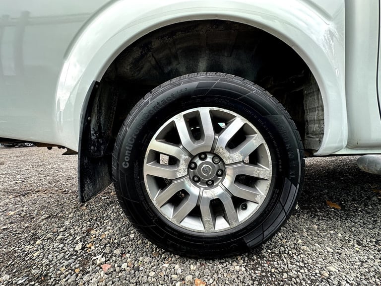 2013 Nissan Navara 3.0 dCi V6 Outlaw 4WD Diesel 4-Door Diesel