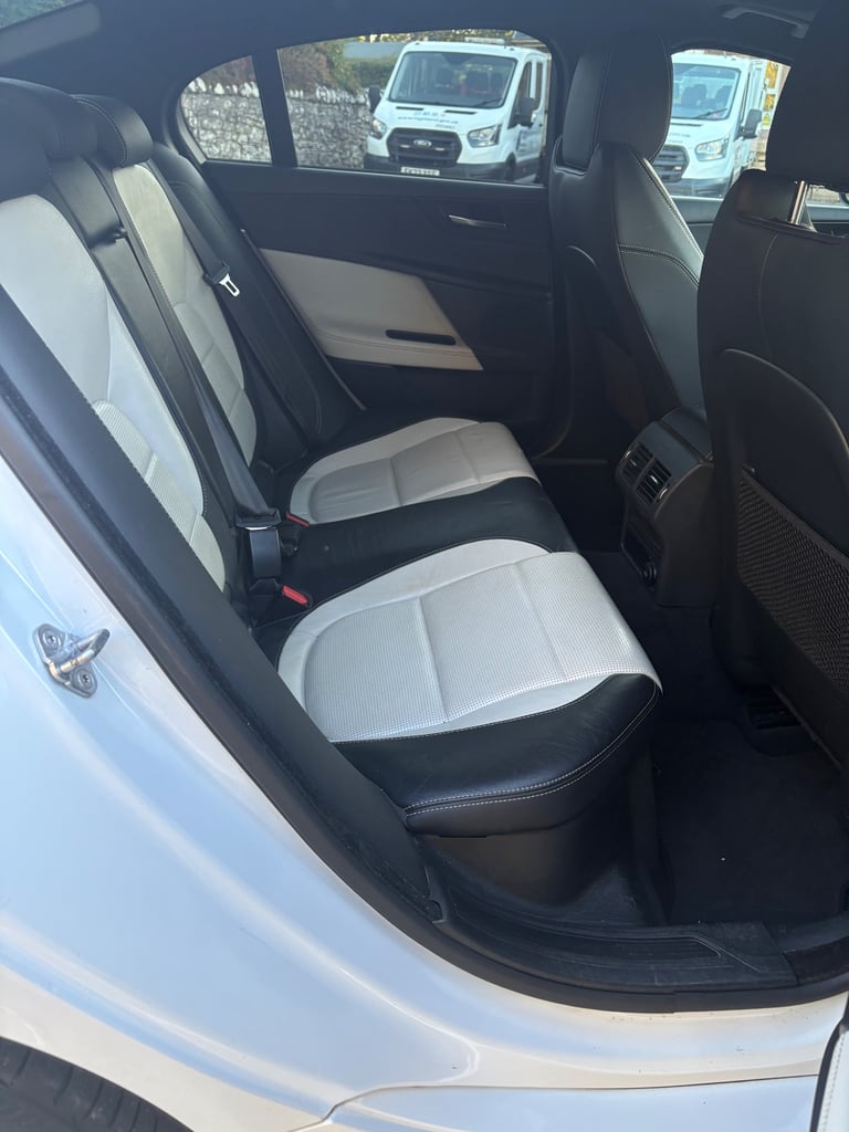 Jaguar, XE, Saloon, 2016, Manual, 1999 (cc), 4 doors