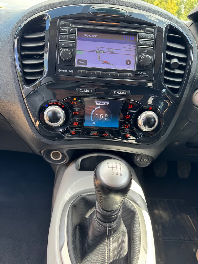 Nissan, JUKE, Hatchback, 2012, 1 OWNER LEATHER SAT-NAV  FSH Manual, 1461 (cc), 5 doors