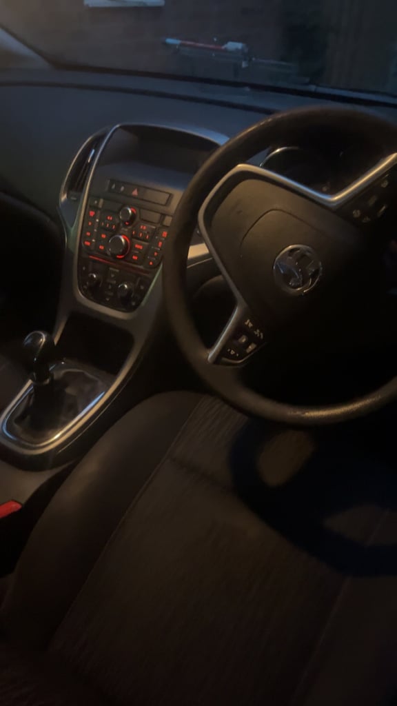 Vauxhall, ASTRA, Hatchback, 2012, Manual, 1598 (cc), 5 doors