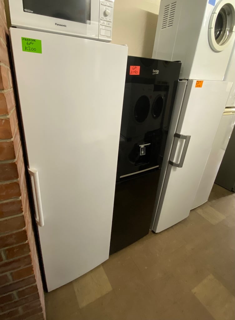 image for ☎️WHITE CURRYS 6FT FREEZER