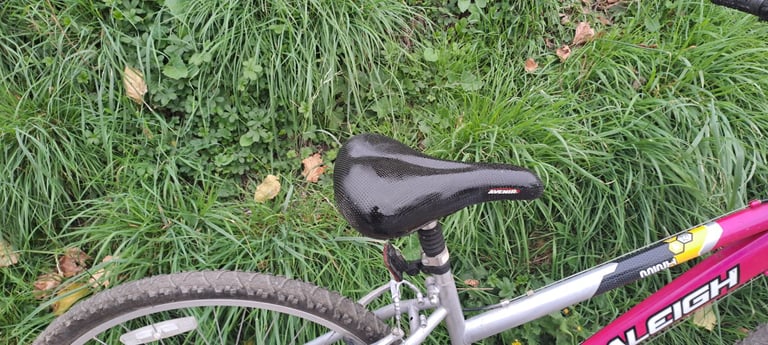 Ladies Raleigh Minx bike