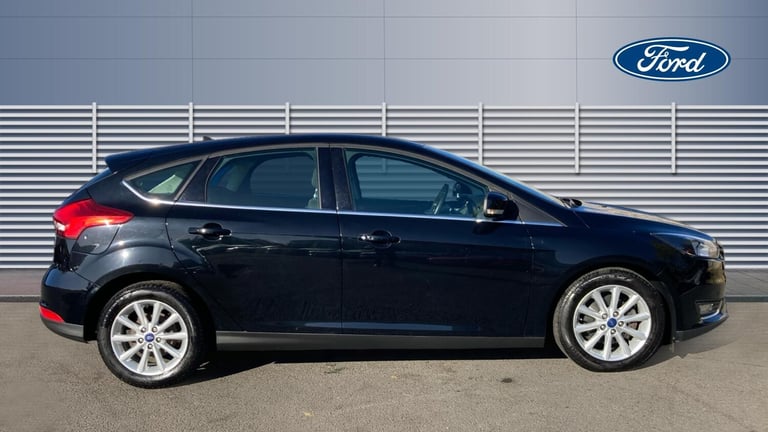 2016 Ford Focus 1.0 EcoBoost 125 Titanium 5dr HATCHBACK PETROL Manual