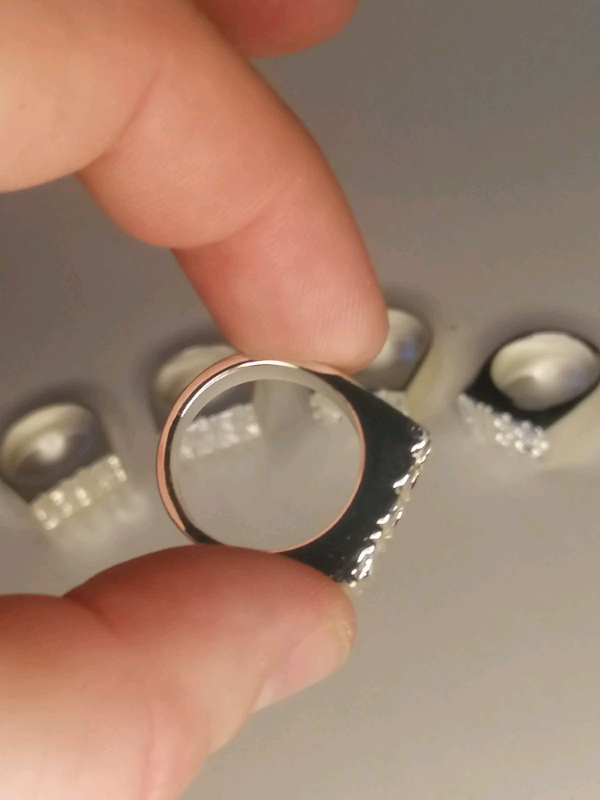 6x mans rings for £8. Brand new. 