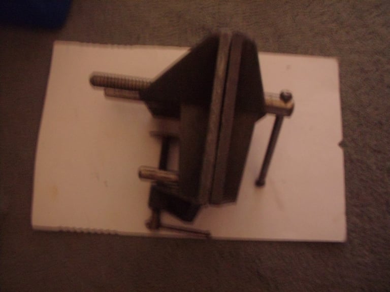 Stanley 5702 alloy corner clamp vice with bench clamp 3 1/2inches