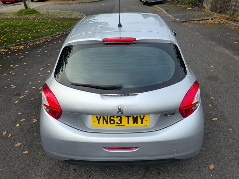 2013 Peugeot 208 1.2 VTi Active 5dr HATCHBACK PETROL Manual