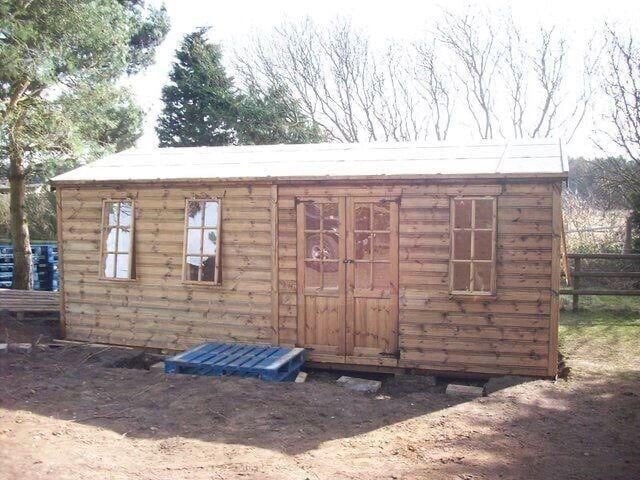 GARDEN SUMMERHOUSE HEAVY DUTY ERECTED FOR FREE