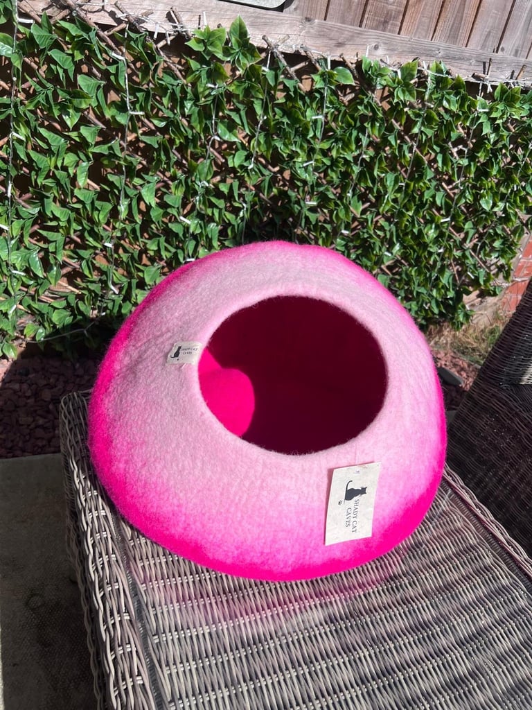 Shady Cat Caves Handmade Felt Cat Bed/Cave Pink To White Cave 