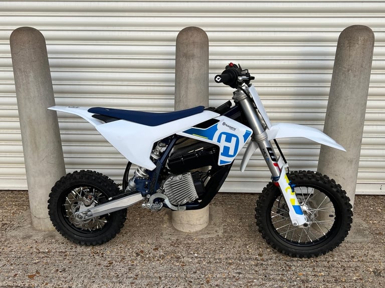 DANNYS DIRT BIKES MINT HUSQVARNA EE5 2024 ELECTRIC MOTOCROSS BIKE KTM E5 2024
