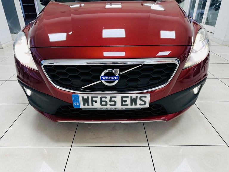 2015 Volvo V40 Cross Country 2.0 D2 Lux Auto Euro 6 (s/s) 5dr HATCHBACK Diesel Automatic