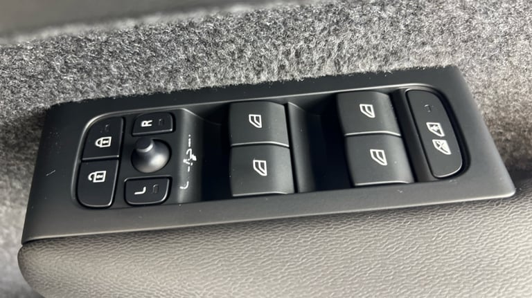 2024 Volvo XC40 Plus, B4 Mild hybrid, Petrol, Dark Estate Petrol Automatic
