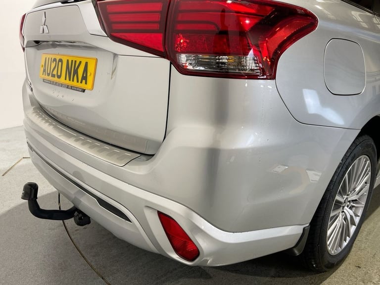 2020 20 MITSUBISHI OUTLANDER 2.4H TWINMOTOR 13.8KWH DESIGN SUV 5DR PETROL PLUG-I
