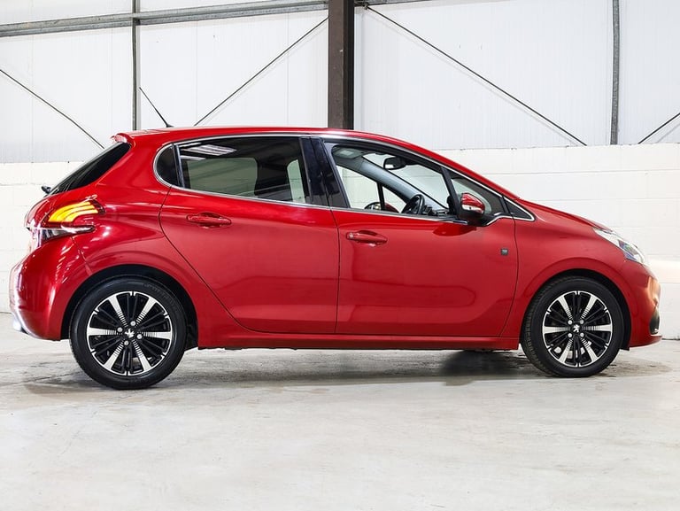 2019 Peugeot 208 1.2 PureTech 82 Tech Edition 5dr [Start Stop] HATCHBACK PETROL Manual