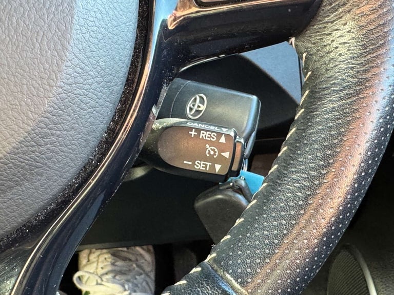 2017 Toyota Yaris 1.3 Yaris Design VVT-i 5dr - NATIONAL DELIVERY* Hatchback Petrol Manual