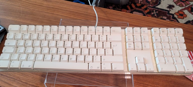 image for GENUINE APPLE COMPUTER USB KEYBOARD. MODEL A1048