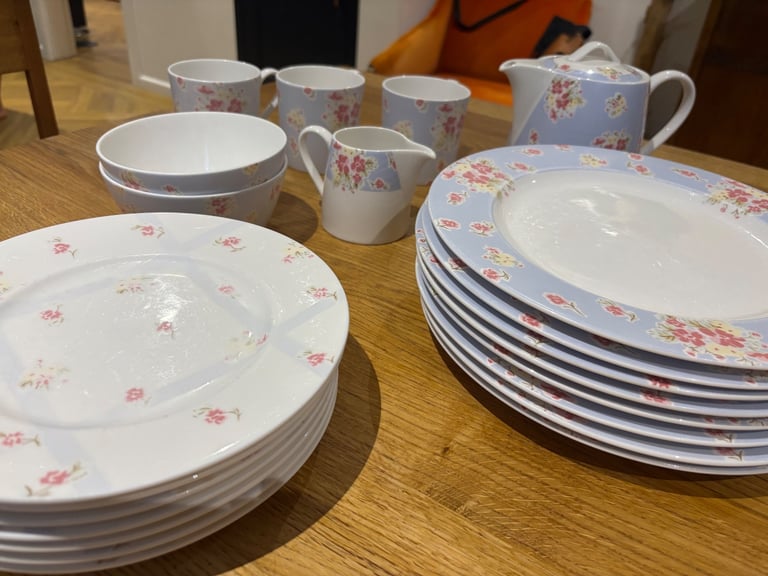 image for Vintage M&S Ditsy Floral dinnerware set 