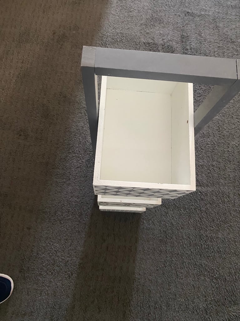 Storage draws with caddy 