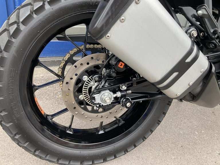 KTM 390 ADVENTURE - 2021 - STUNNING BIKE - ALLOY BASH PLATE - PEGS - BARKBUSTERS