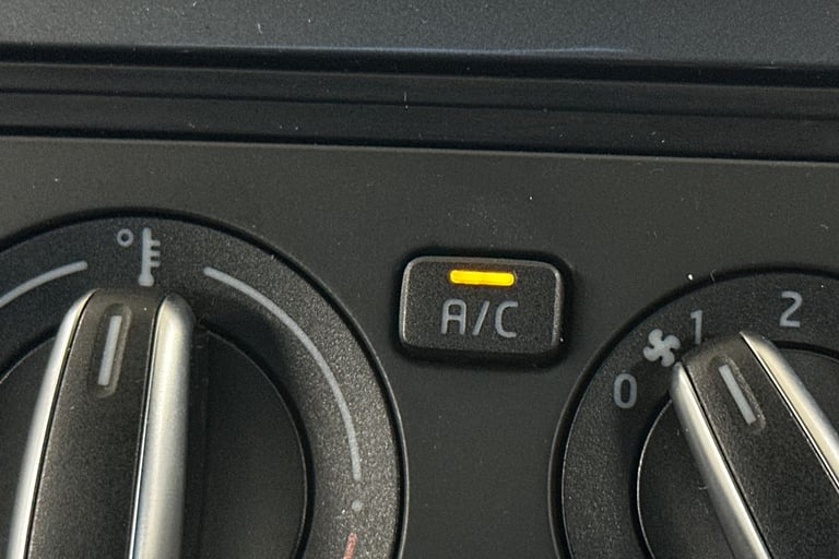 2017 SEAT Mii 64389 Hatchback Petrol Manual