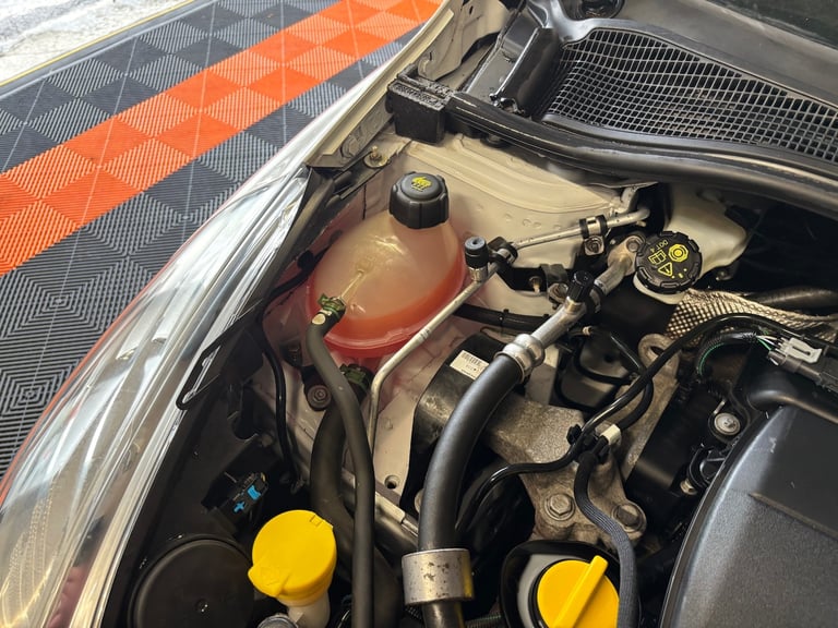 2016 Renault Clio 1.2 16V Play 5dr HATCHBACK Petrol Manual