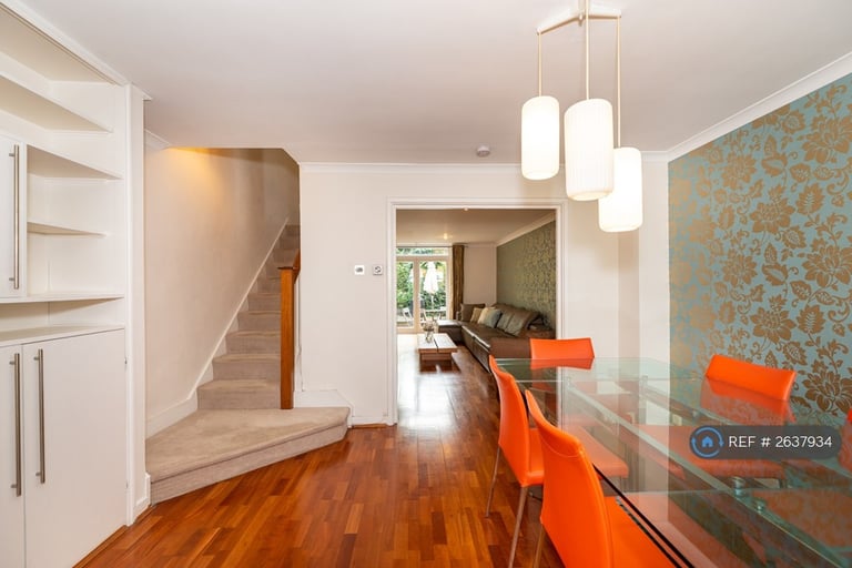 3 bedroom house in Trinity Road, London, SW17 (3 bed) (#2637934)