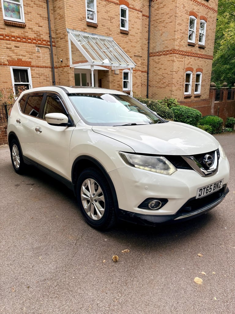 image for Nissan, X-TRAIL, Estate, 2016, Manual, 1598 (cc), 5 doors