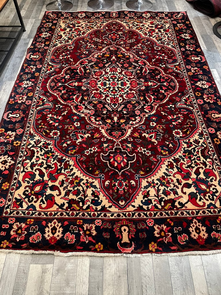 Handmade Persian rug ( Bakhtiyar) Antique 