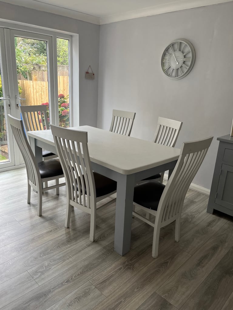 image for Oak dining table and 6 chairs 
