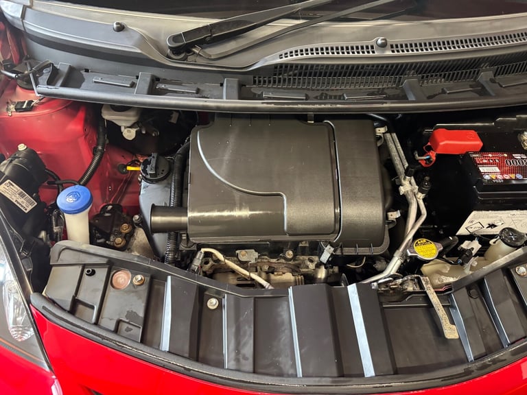 2014 Toyota AYGO 1.0 VVT-i Move with Style 5dr HATCHBACK Petrol Manual