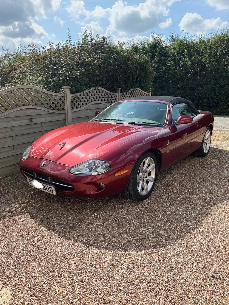 Jaguar XK8 convertible Mot 2026