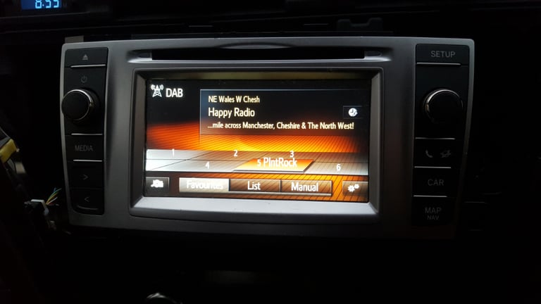 TOYOTA Auris/Yaris 2014-15 Radio/CD/GPS SYSTEM in full working order using buttons