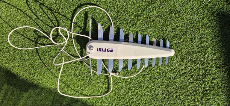 STATUS, VISION, IMAGE and other digital antennas with boosters for camper, caravan, motorhome, boat.