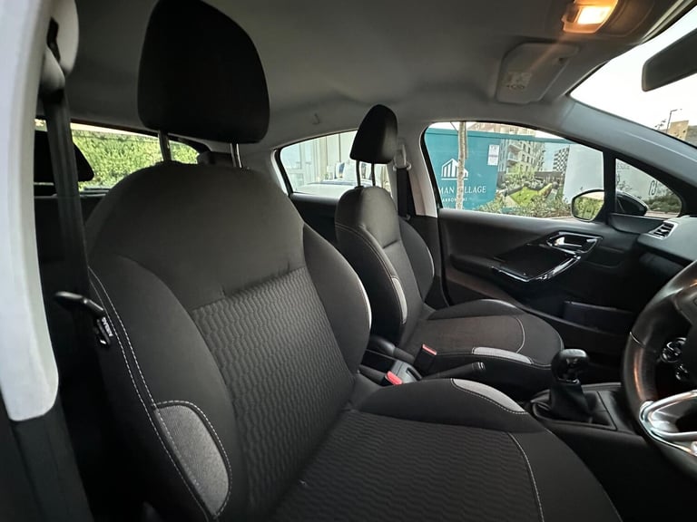 2016 Peugeot 208 1.2 PureTech Active Euro 6 5dr HATCHBACK Petrol Manual