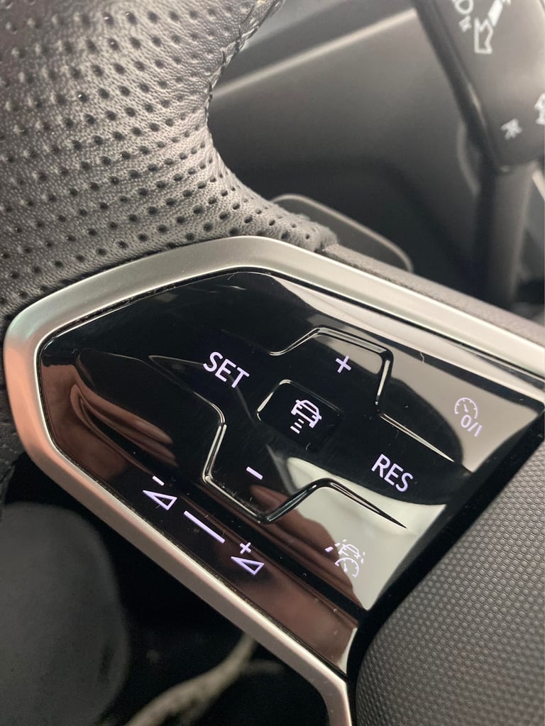 2021 Volkswagen Tiguan 1.5 TSI R-Line SUV 5dr Petrol DSG Euro 6 (s/s) (150 ps) - CARPLAY - KEYLES...