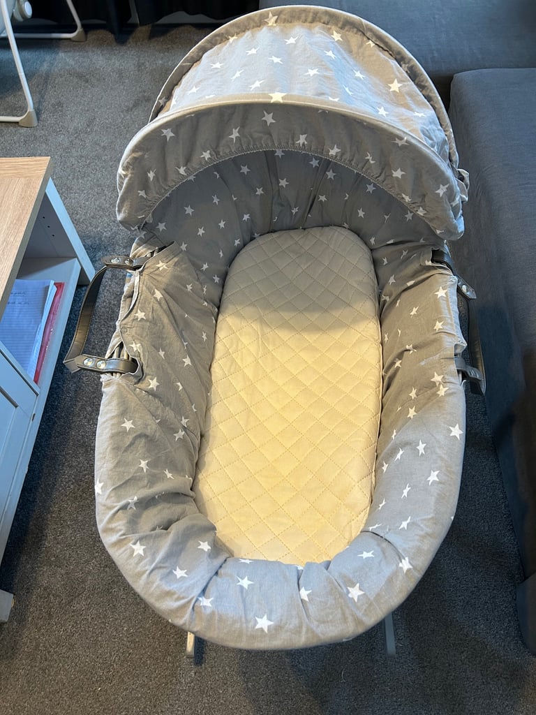 Moses basket with stand 