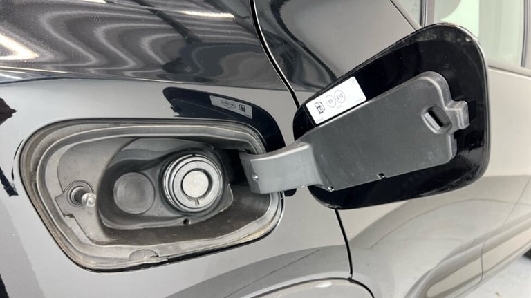 2022 Volvo XC40 Core, B3 mild hybrid, Petrol (Apple CarPlay, Power Tailgate, Google Nav) Estate P...