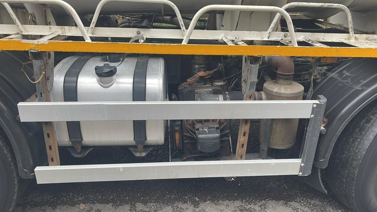 2013 (62) LEYLAND DAF CF 85 WHALE VACUUM TANKER. 32 TON GVW.  AUTO